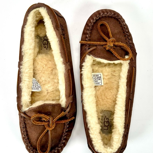 Ugg Olsen Moccasin Sleepers - Picture 8 of 10